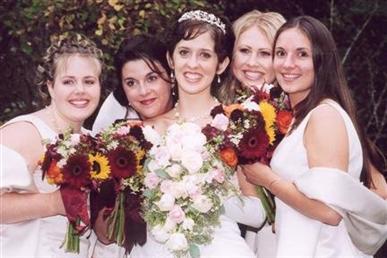 Floral arrangements and photos copyright � Jen's Blossoms 2004